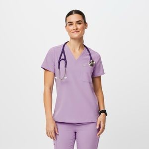 Figs Catarina One-Pocket Scrub Top- Lavender Dew